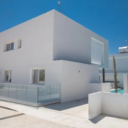 Ferienvilla Kube 4 Fuer 12 Personen Auf Zypern * Ayia Napa